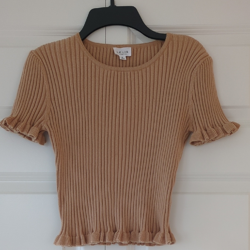 Le Lis Camel Ribbed Short Sleeve Knit Top